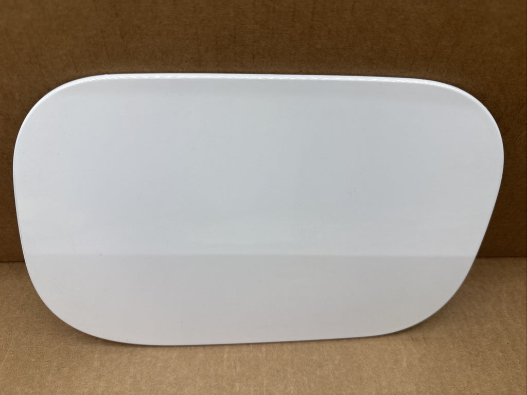 2018 2024 Chevy Equinox Fuel Gas Tank Filler Door Lid Cover GAZ Summit White3