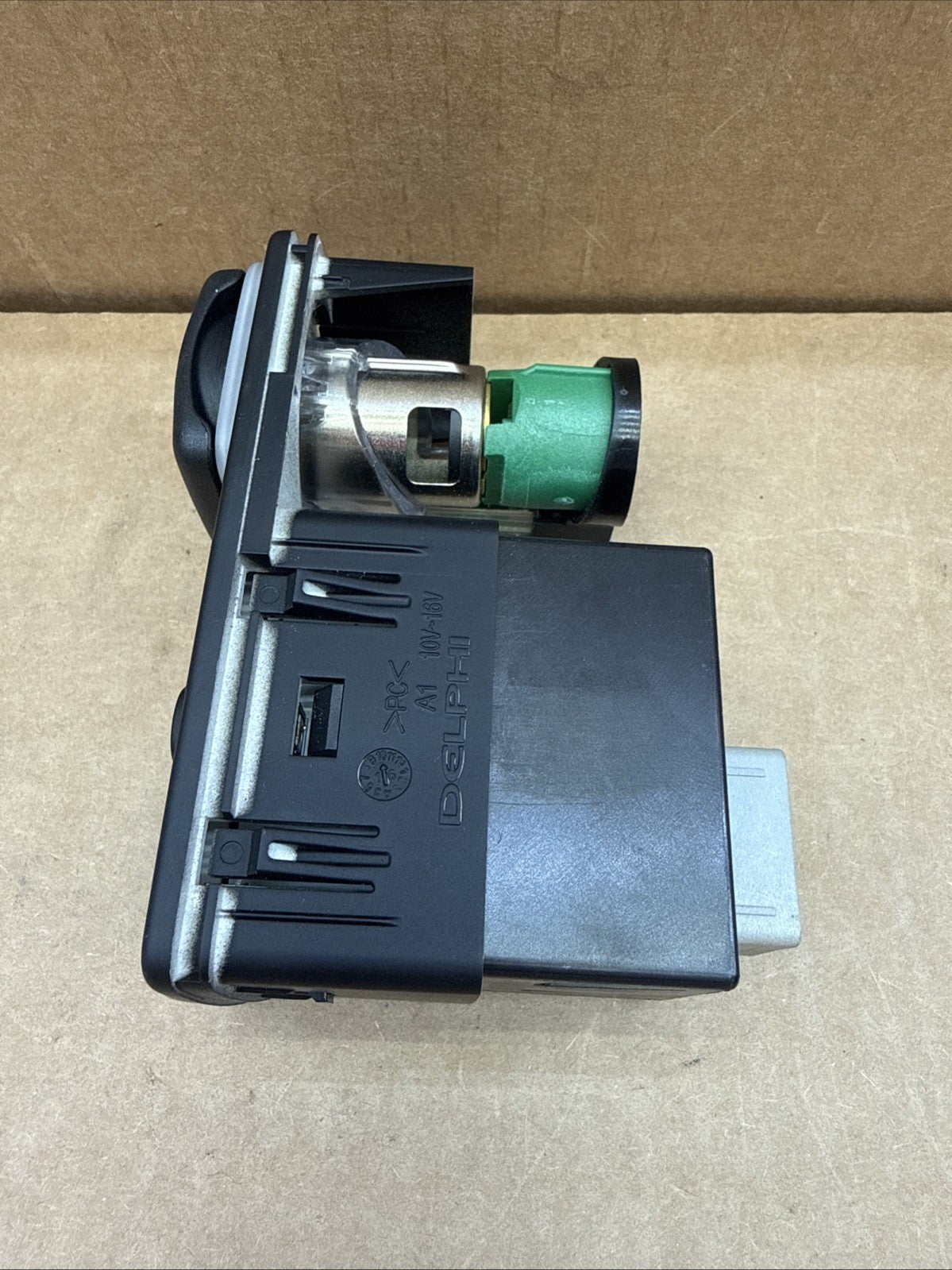 2015-2018 JEEP RENEGADE CENTER CONSOLE AUX USB 12V PORT 735604054 OEM7