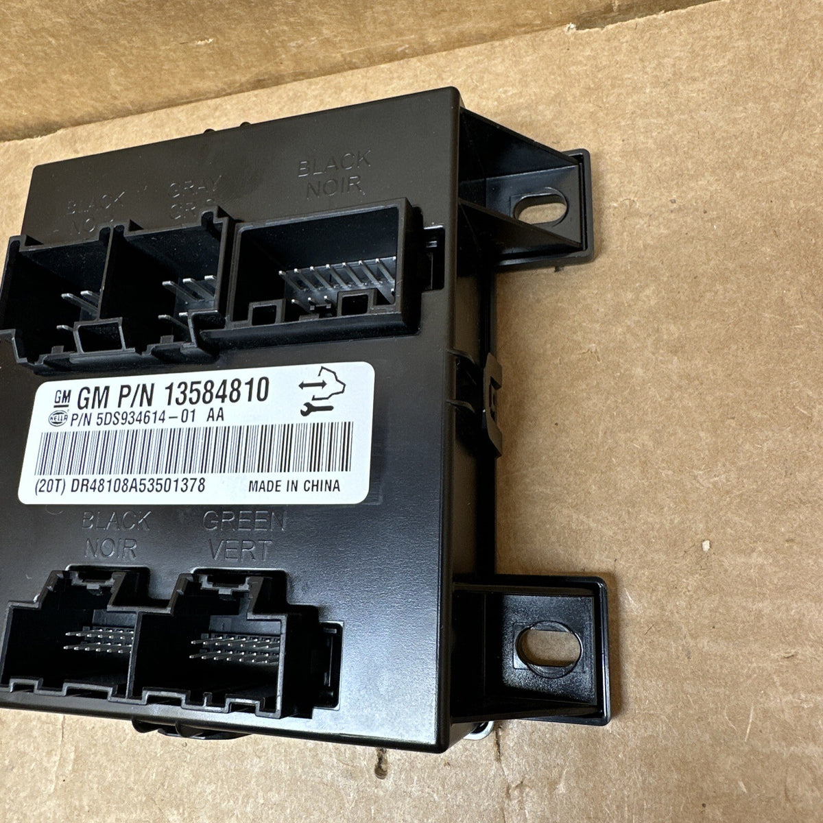 2011 2017 Equinox Terrain Front Driver Seat Memory Control Module 135848103