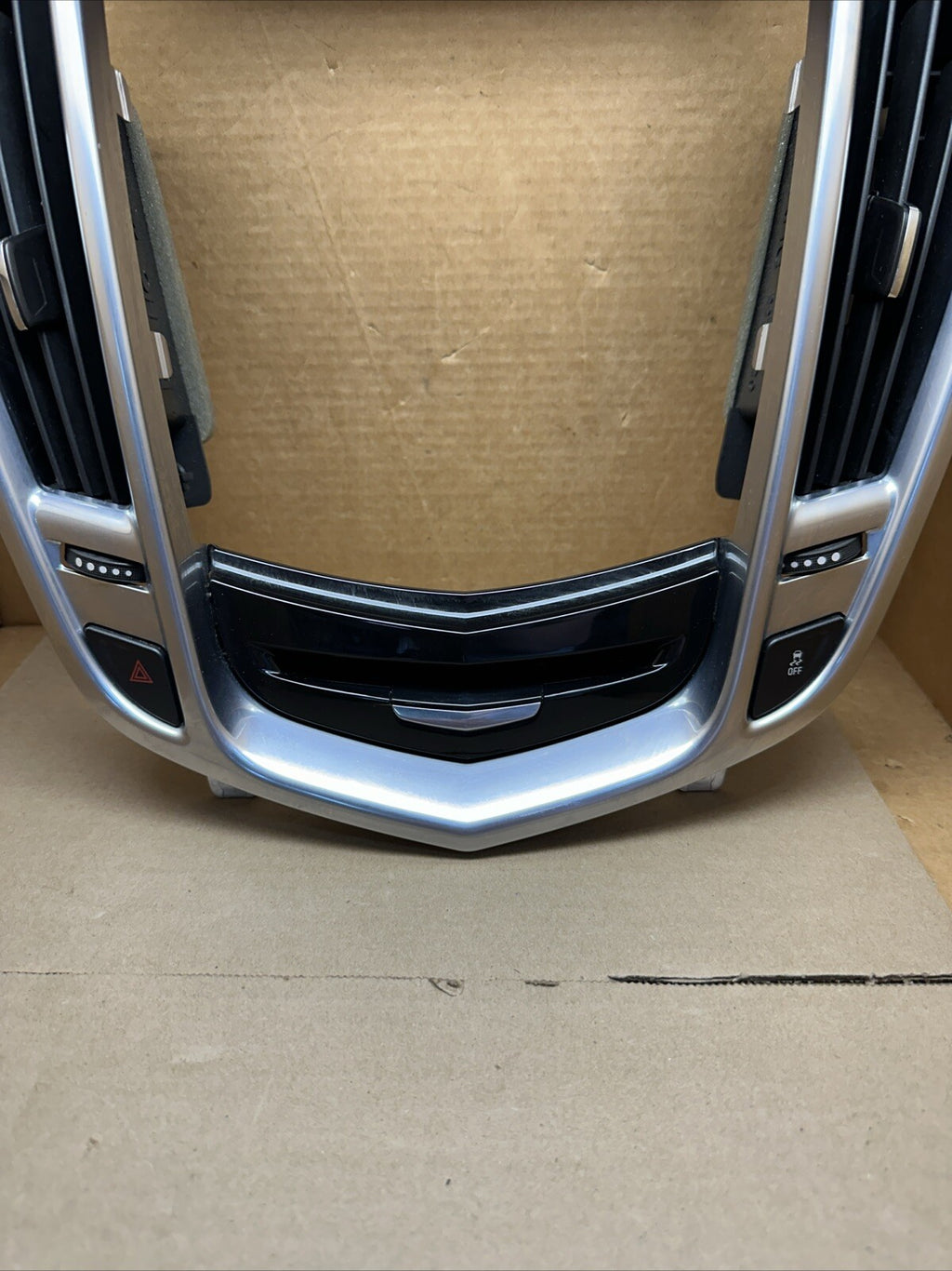 2013 2016 CADILLAC SRX RADIO DASH VENTS BEZEL TRIM 23168279 OEM1