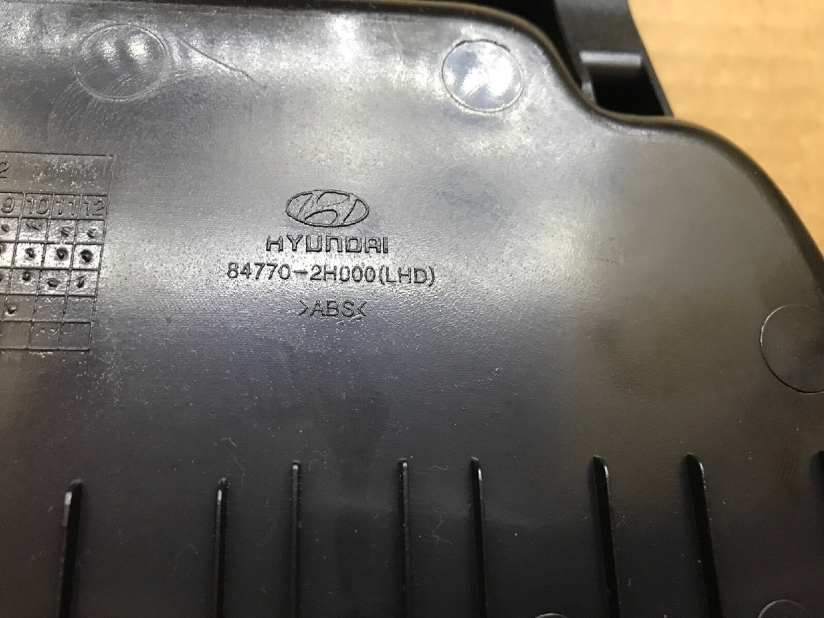 2007 2010 HYUNDAI ELANTRA CENTER DASH STORAGE CUBBY COMPARTMENT BOX 84770 2H0005