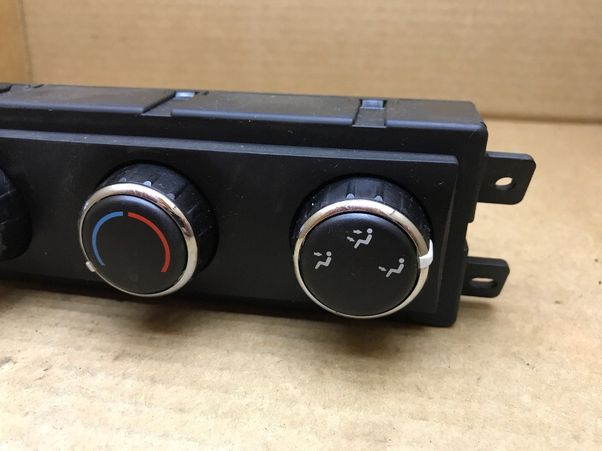 2008 2009 2010 REAR CLIMATE CONTROL CHRYSLER TOWN & COUNTRY JOURNEY 55111810AD2