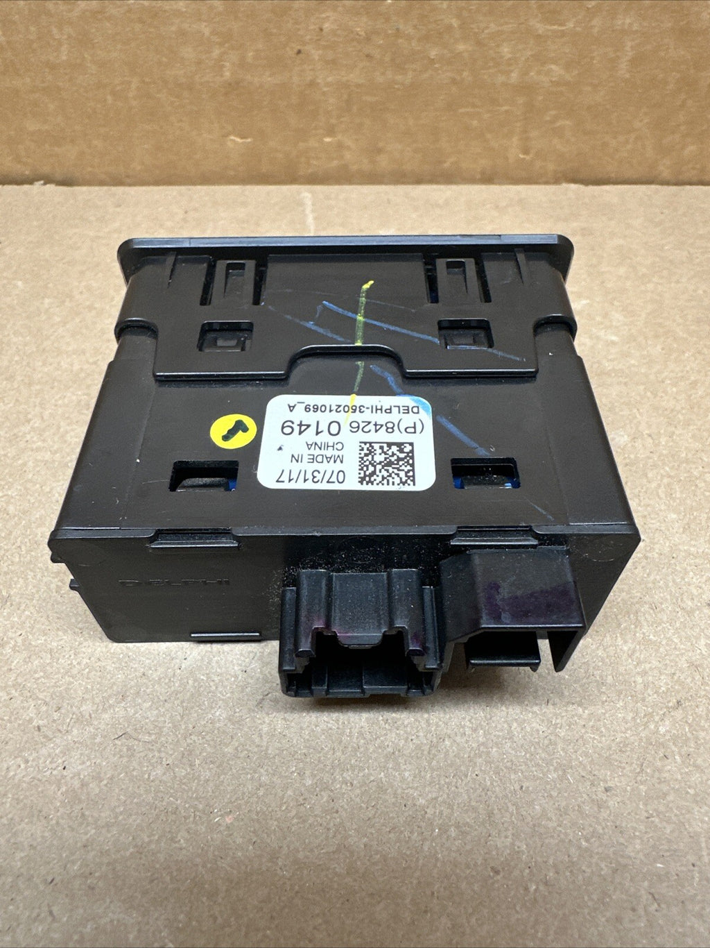 2018 2021 Chevy Equinox GMC TERRAIN REAR CENTER CONSOLE USB AUX PORT 842601493
