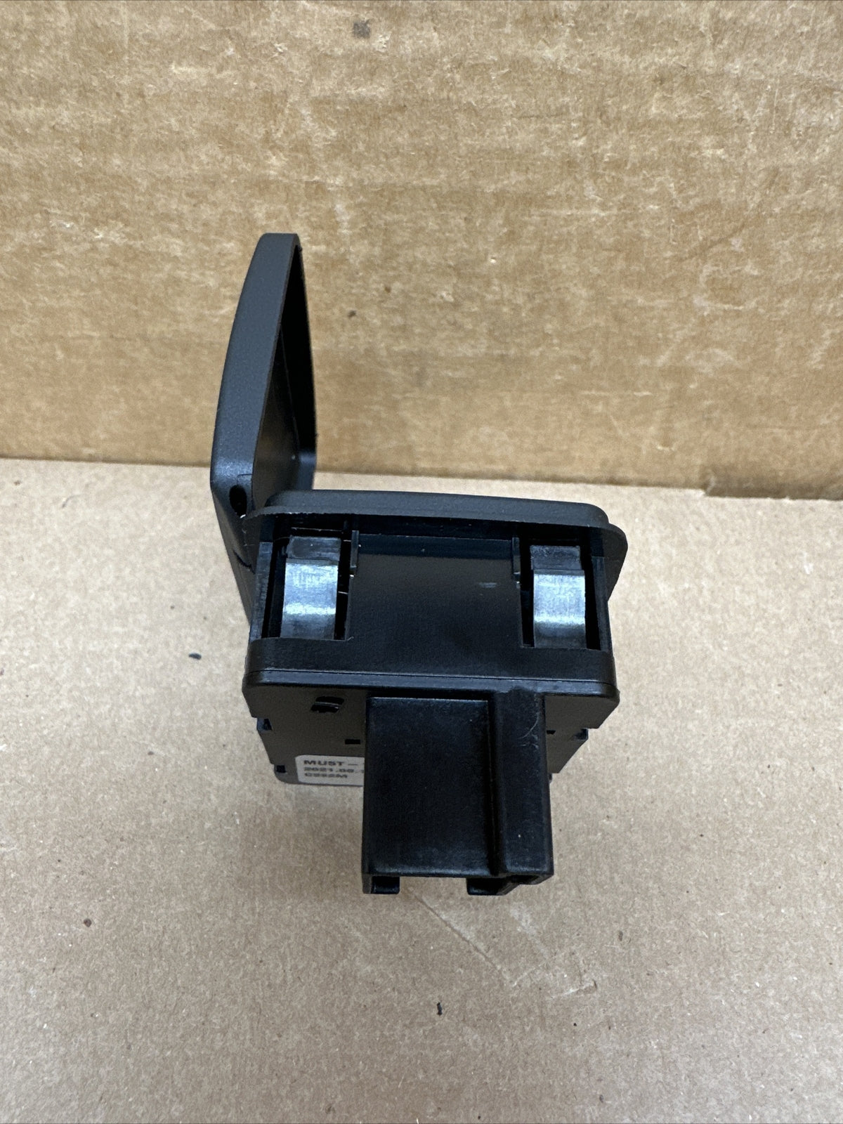 2021 2023 FORD F 150 CENTER CONSOLE POWER SOCKET AC 120V 400W MU5T 19G247 AB OEM2