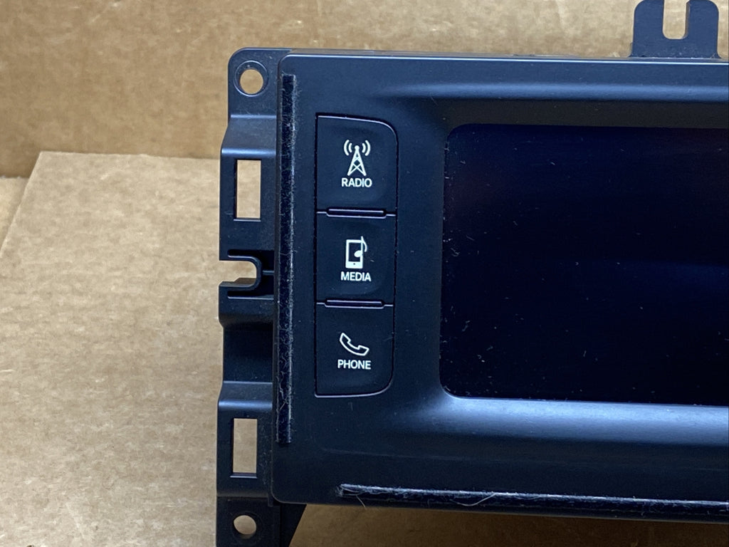2015 2016 Chrysler 200 5" Radio Display Info Screen VP2 P68226693AC W/ VIN1