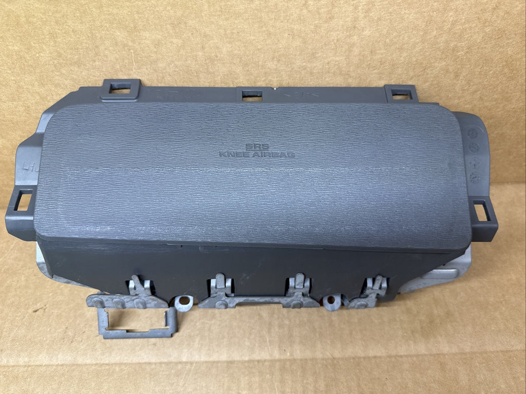 2015 2020 Toyota Sienna Front Left Side Driver Knee Lower Air Bag Airbag Gray1