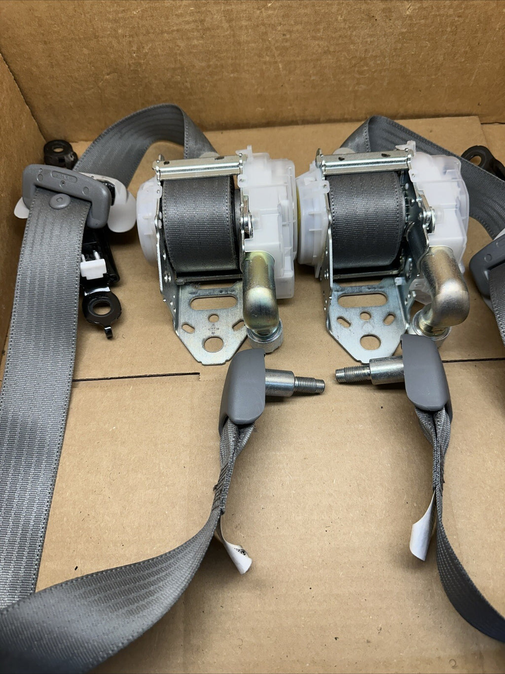 2011 2014 Toyota Sienna Front Seat Belt Seatbelt Retractor Set Pair Left Right1