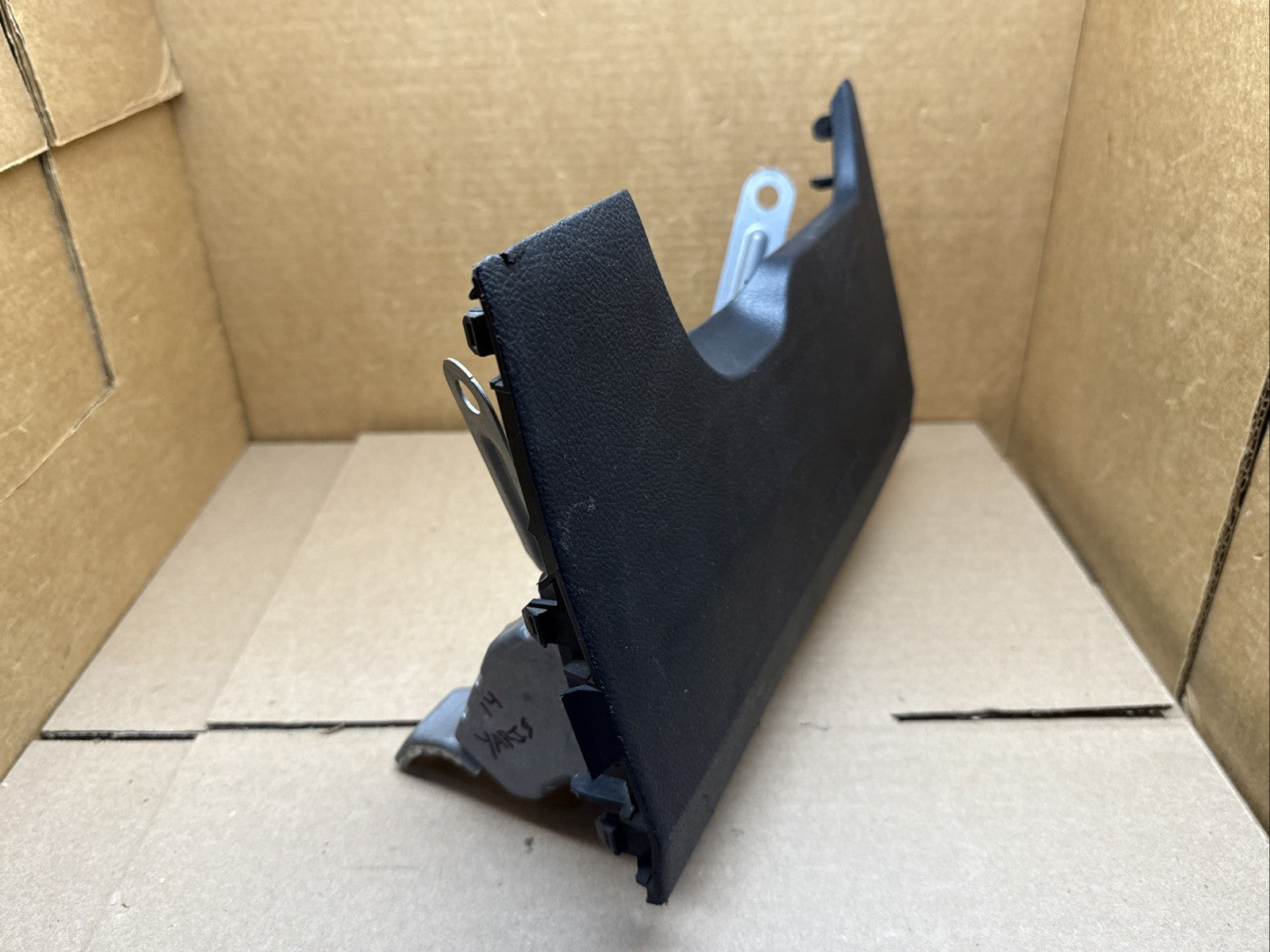2014 2019 Toyota Yaris Front Left Side Driver Knee Lower Air Bag Airbag Black6
