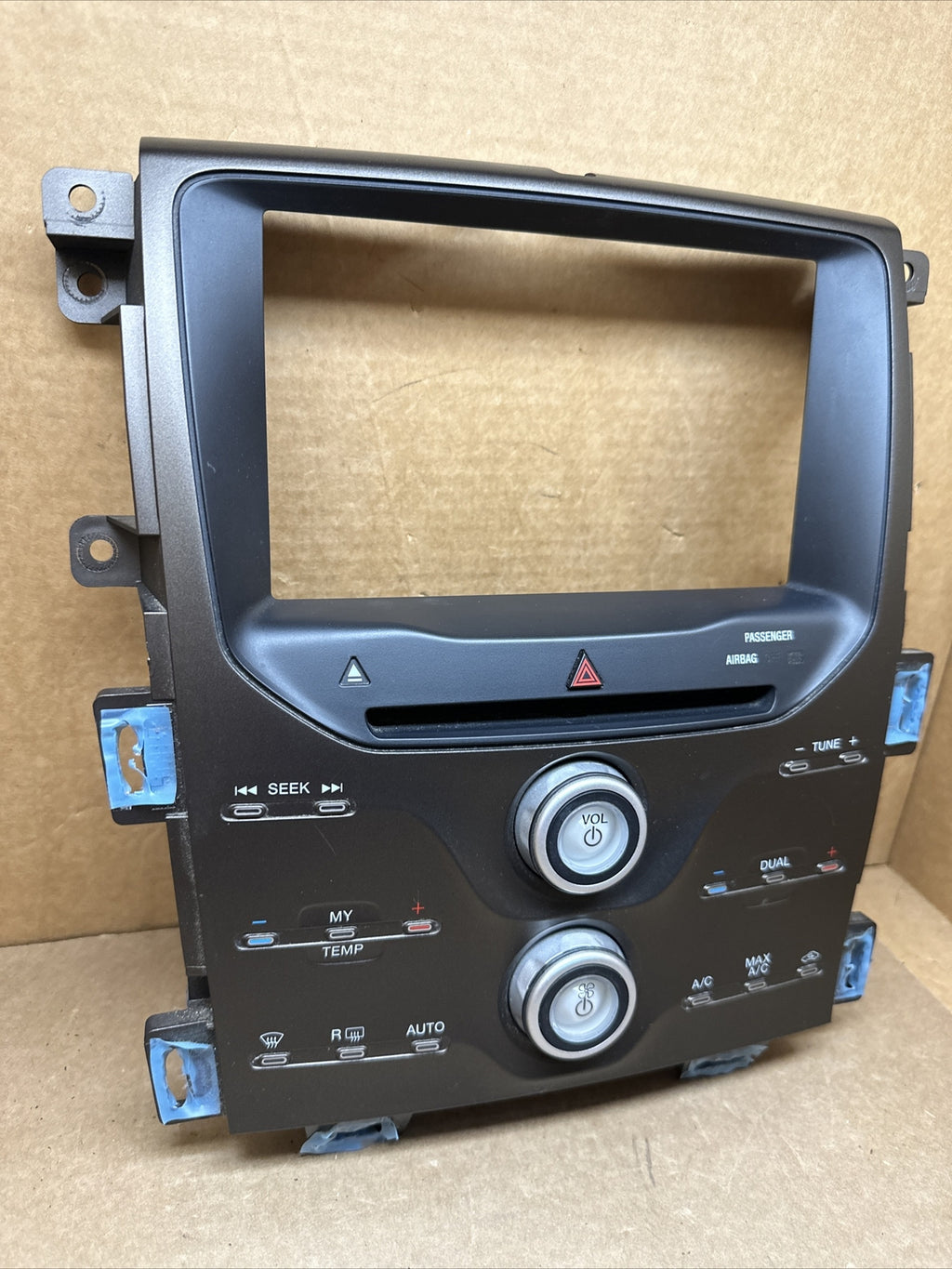 2011 2014 Ford Edge Radio Face Climate Control Panel Bezel DT4T 18A802 BC3
