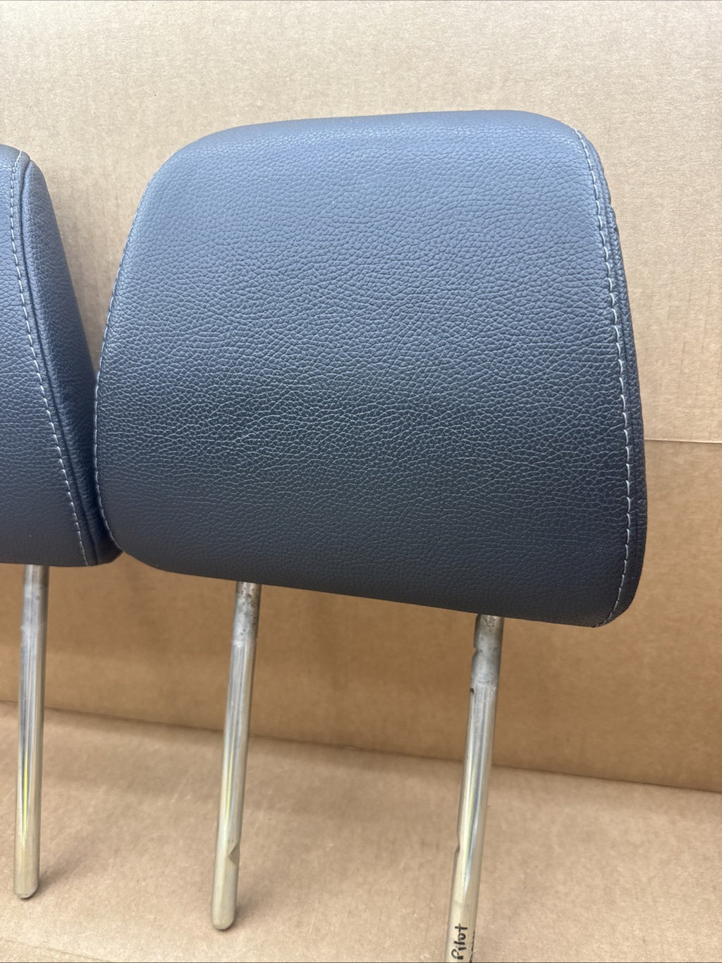 2016 2022 Honda Pilot Rear 2nd Row Black Leather Headrest Set Pair OEM2