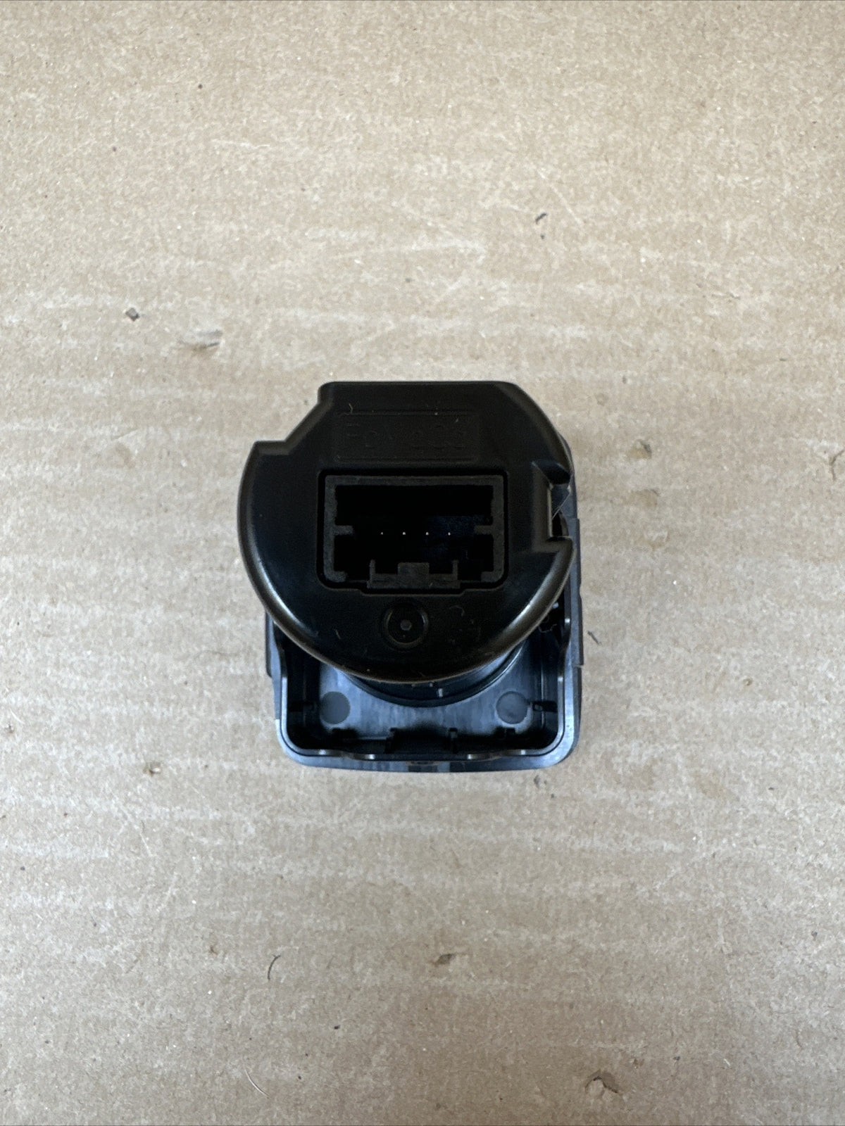 20 24 FORD EXPLORER CONSOLE JACK USB CHARGER POWER OUTLET OEM LU5T 19J211 AA4