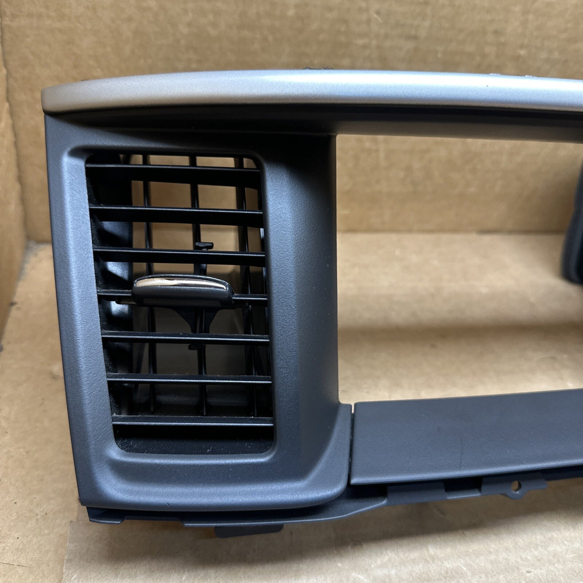 2013 2019 Nissan Pathfinder Center Dash Radio Vent Bezel Gray OEM1