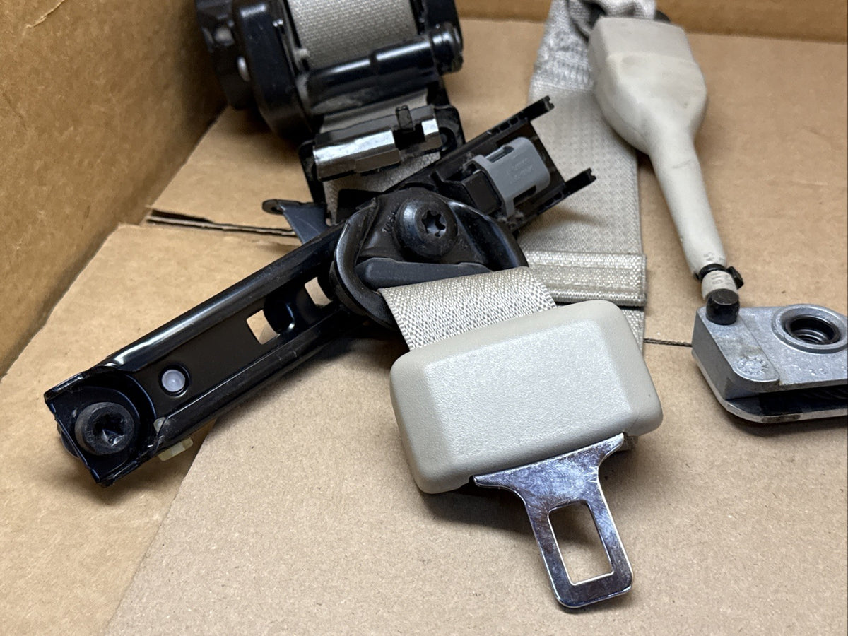 2010 2016 Cadillac SRX Front Left Driver Side Seat Belt Seatbelt Retractor Tan4