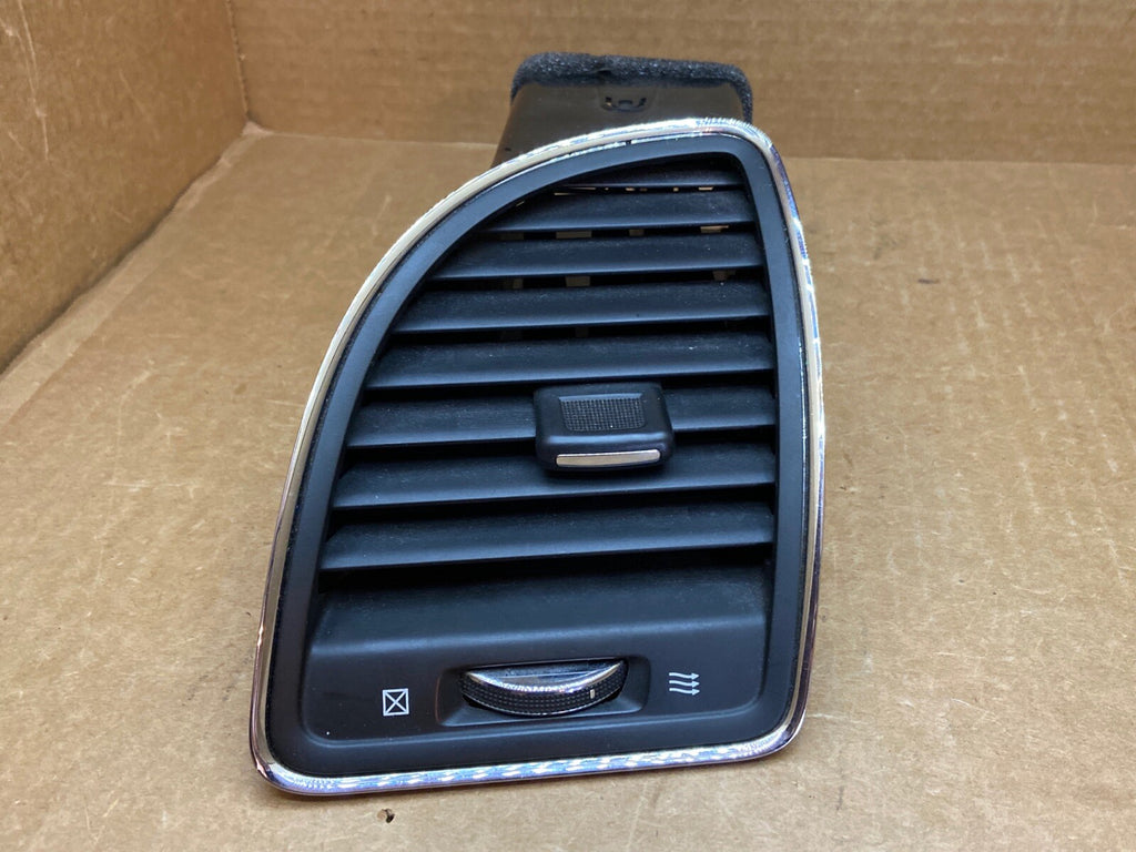 11 20 Town Country Grand Caravan Front Passenger Right Side Dash Air Vent Chrome8