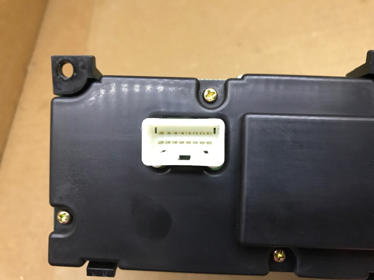 ORIGINAL NISSAN 2004 2005 2006 NISSAN MAXIMA RADIO CD TAPE DASH CONTROL PANEL 6