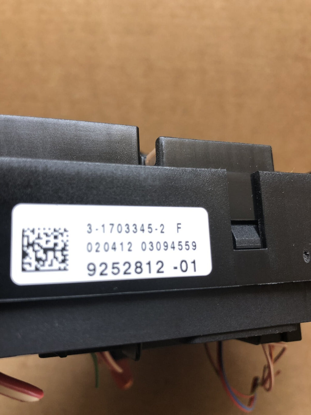 9 12 BMW 750i 550i trunk mounted fuse box 9252812  PL0244 A122