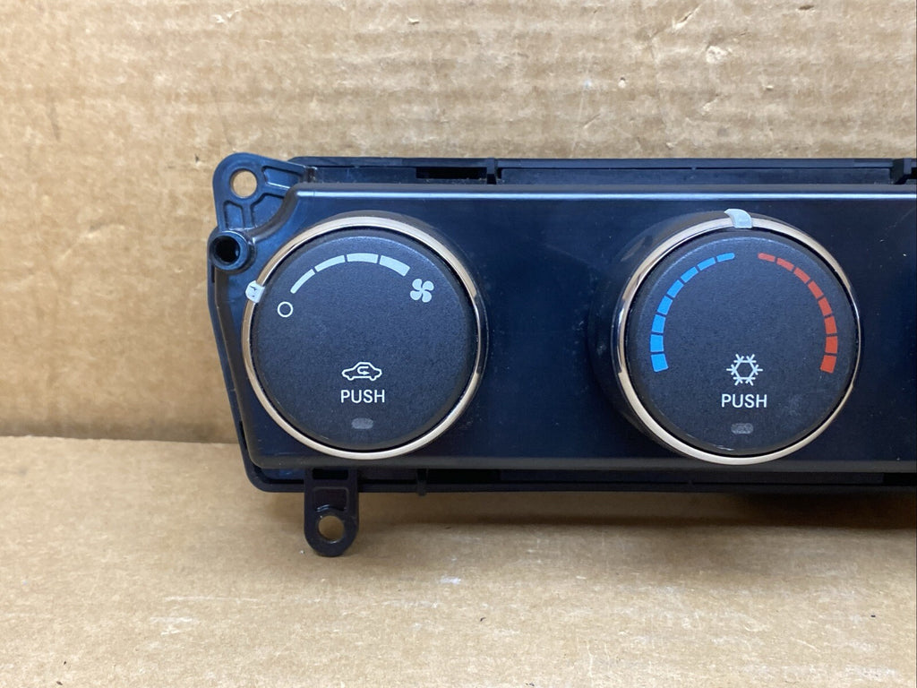 2008 2009 Jeep Liberty Climate Temp Temperature Control Dials P55111935AB2
