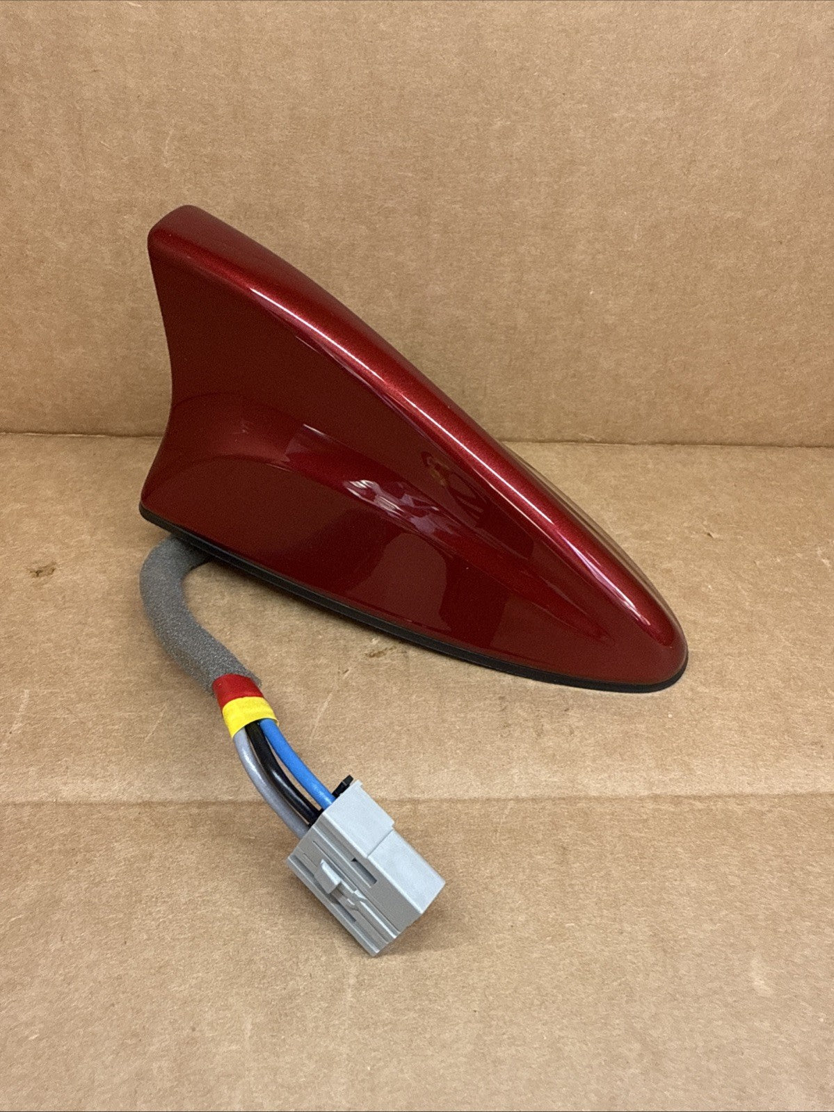 2016 2018 Kia Sorento Roof Radio Shark Fin Antenna Red OEM 96210 C61000