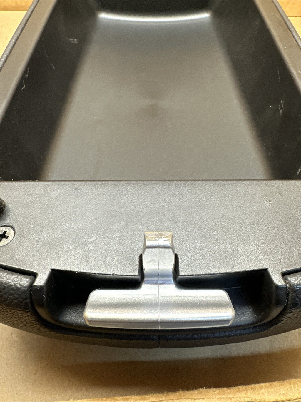 2011 2013 Kia Sorento Center Console Arm Rest Armrest Lid Cover Black OEM6