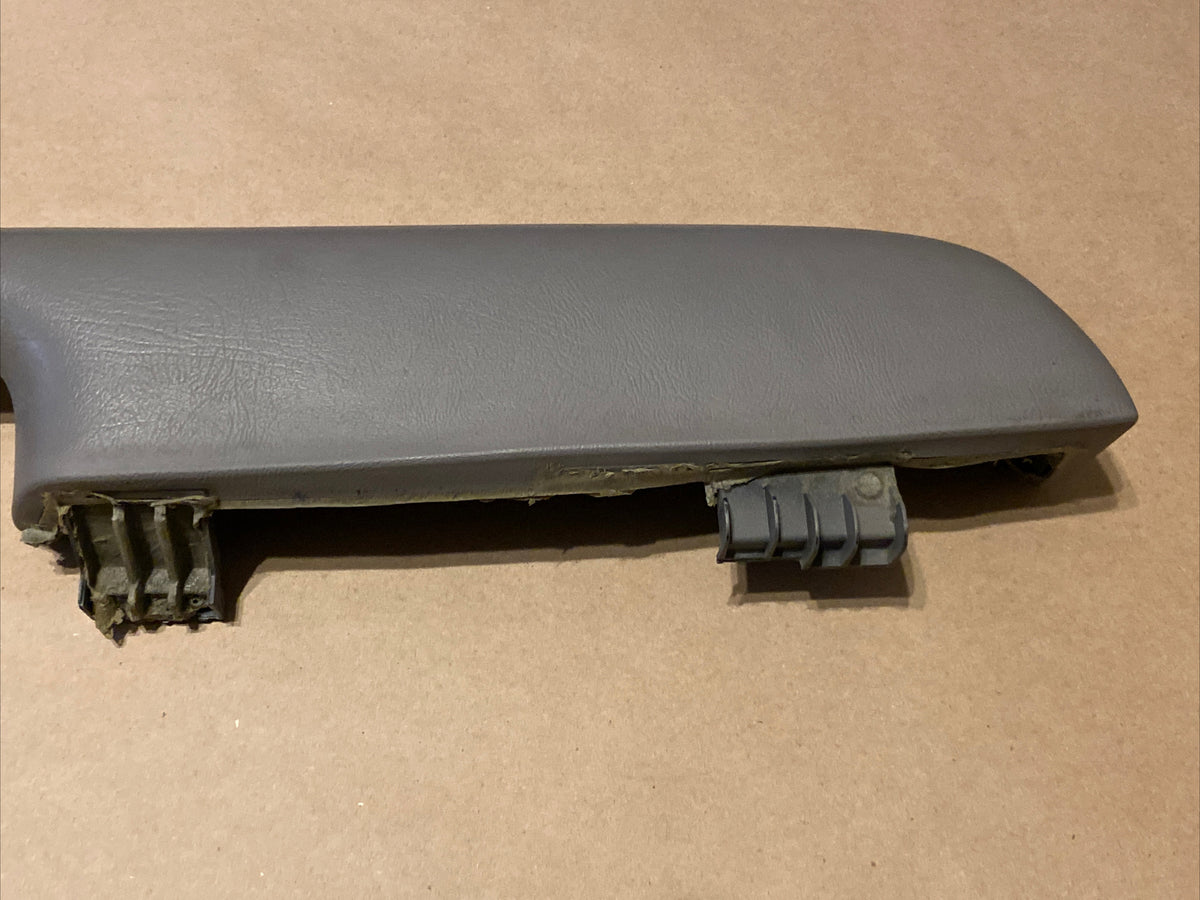 03 06 Suburban Silverado Sierra Yukon Front Driver Door Arm Rest Armrest Pewter2
