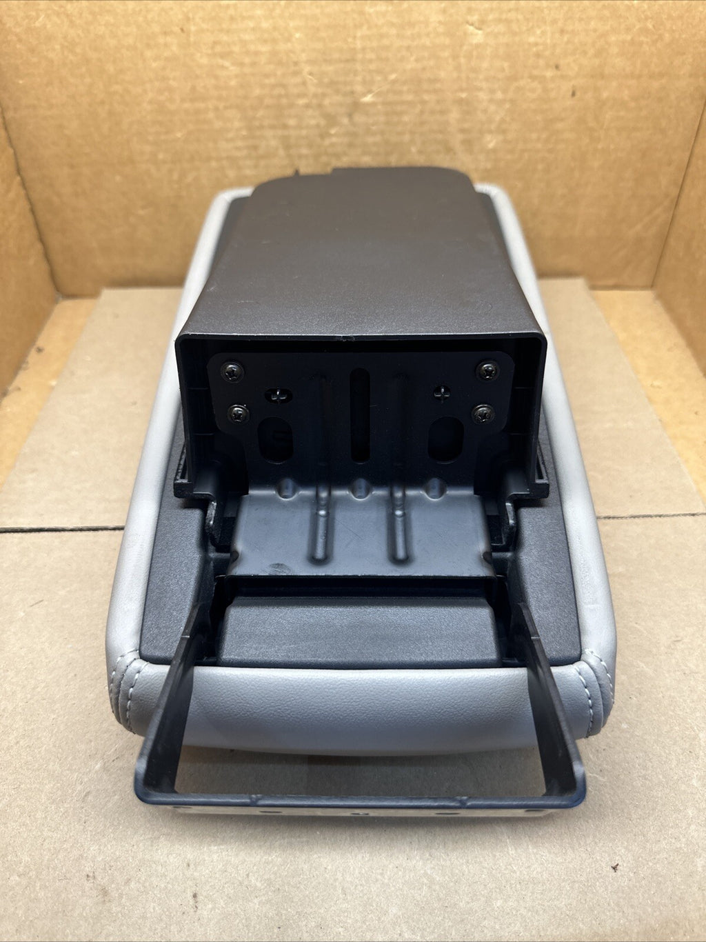 2009 2014 Nissan Maxima Center Console Lid Cover Top Arm Rest Armrest Gray K5