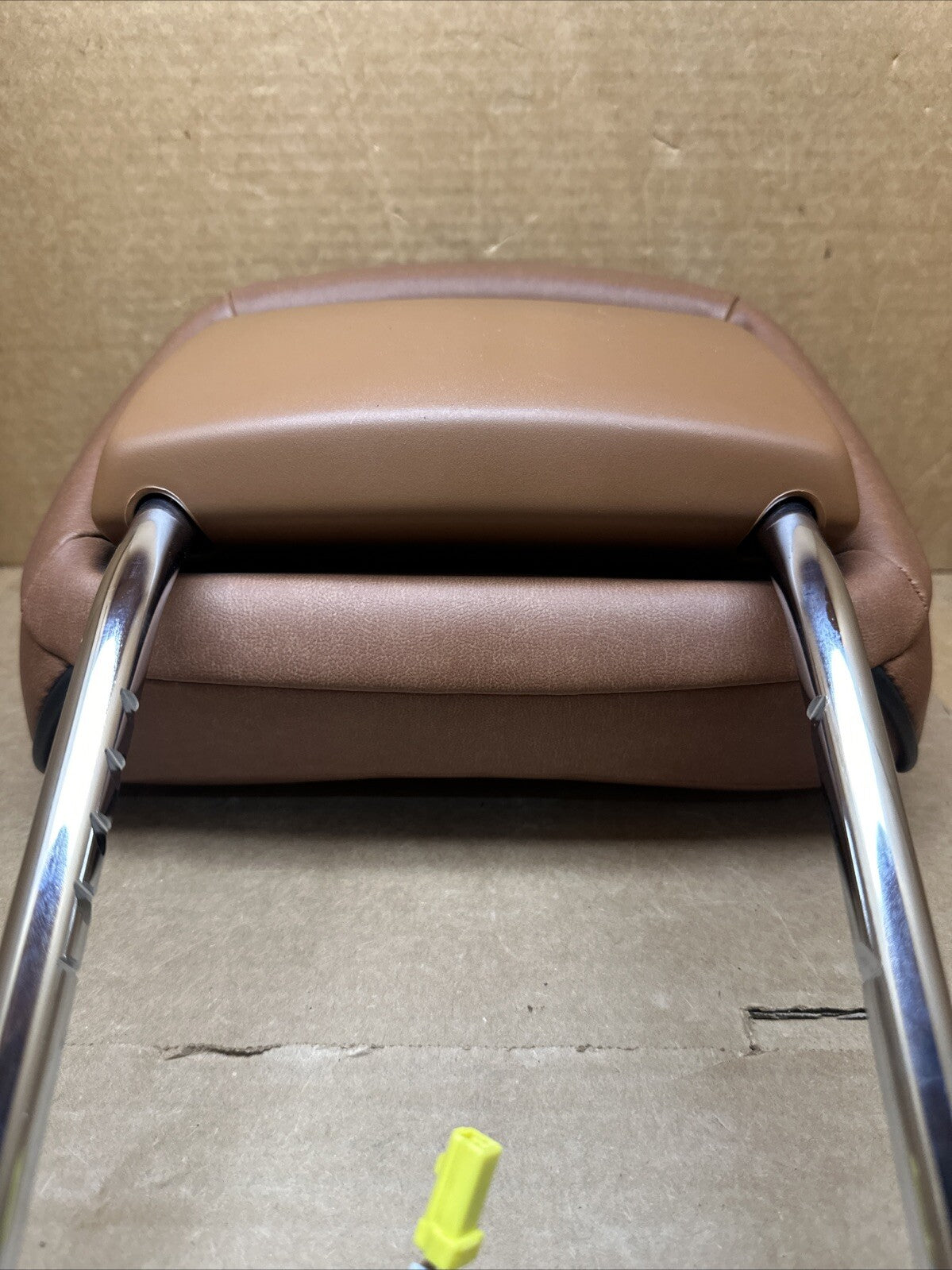 2011 2018 Jeep Grand Cherokee Front Seat Active Head Rest Headrest Brown OEM6