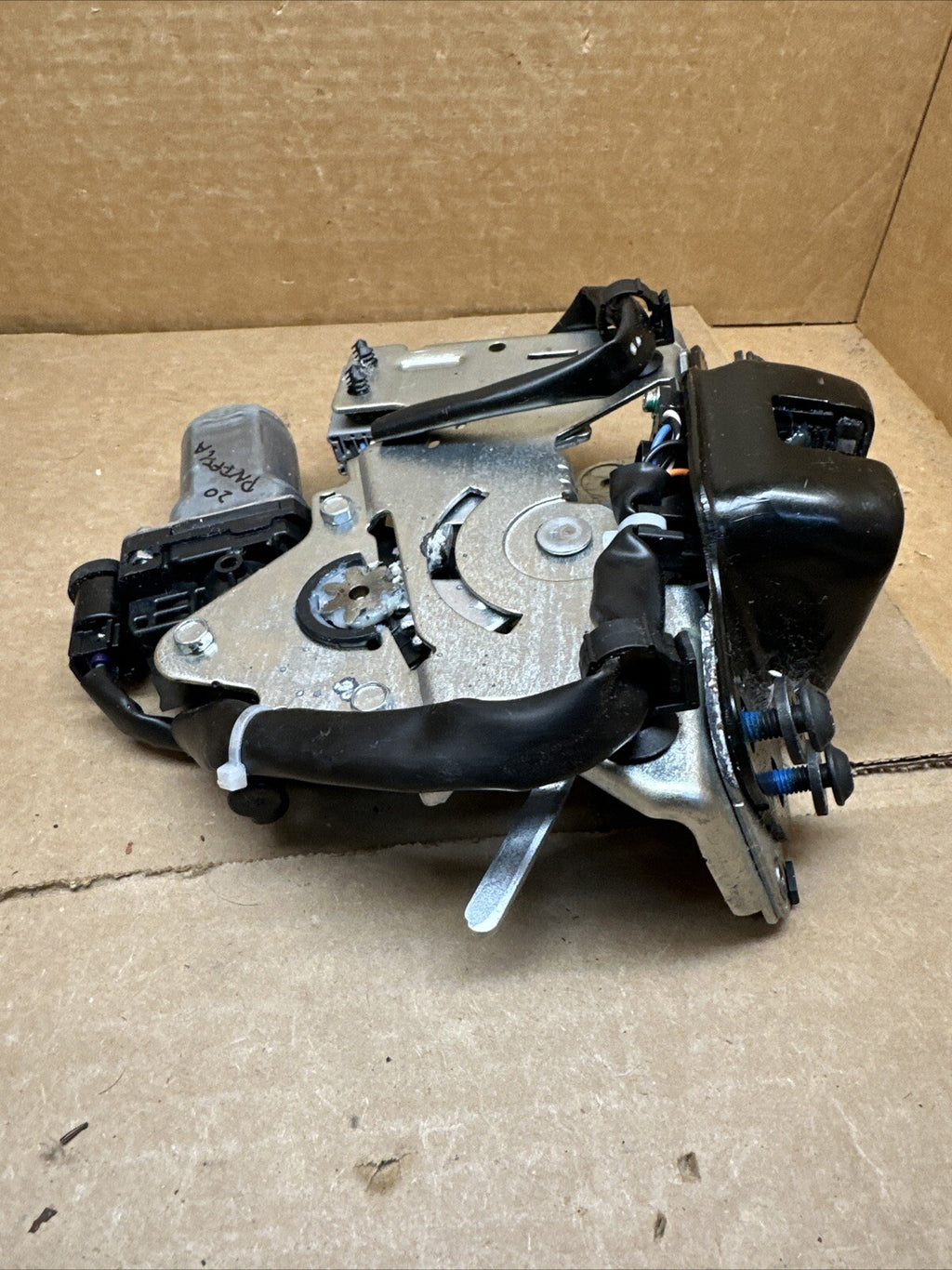 2017 2022 Chrysler Pacifica Power Liftgate Lift Gate Lock Latch Actuator7