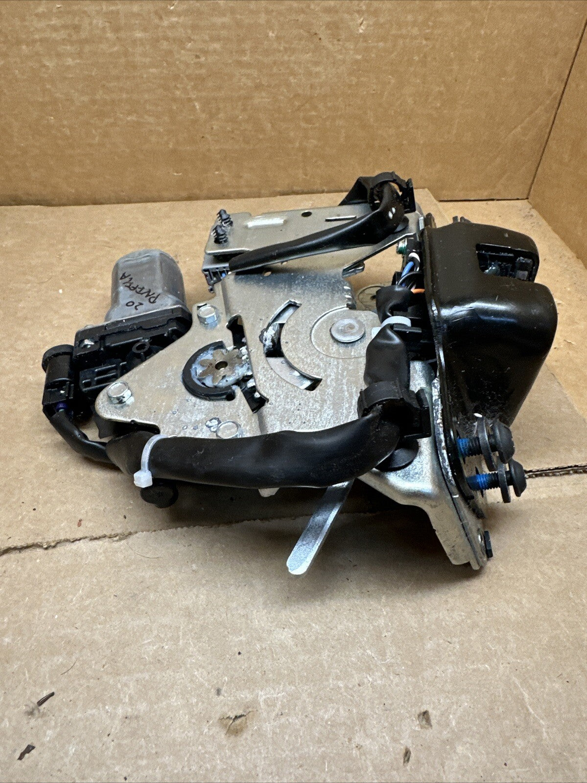 2017 2022 Chrysler Pacifica Power Liftgate Lift Gate Lock Latch Actuator7