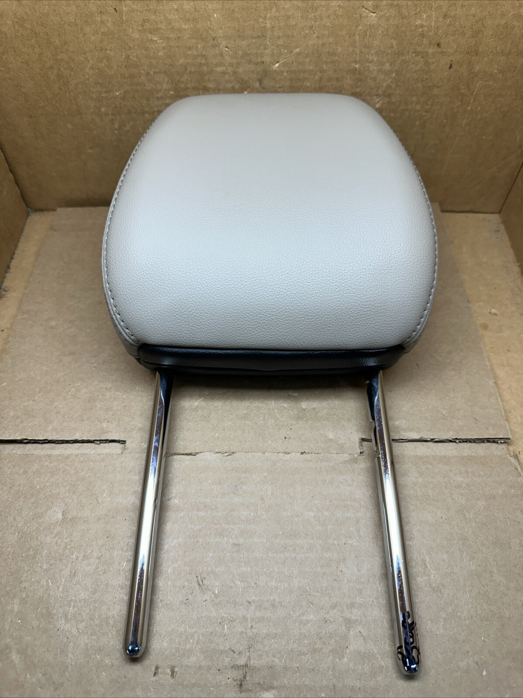 2020 2022 Ford Escape Front Head Rest Headrest Driver Passenger Leather0