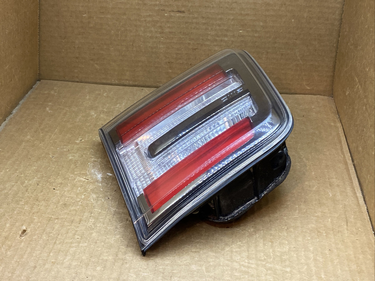2013 2016 GMC Acadia Inner Decklid Tail Light Taillight Right Passenger Side OEM5