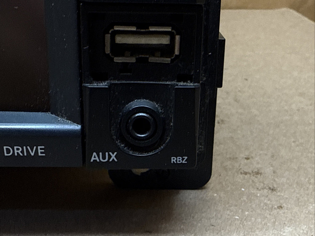 2011 2013 Jeep Grand Cherokee Radio RBZ P05064885AH 05064885AH4