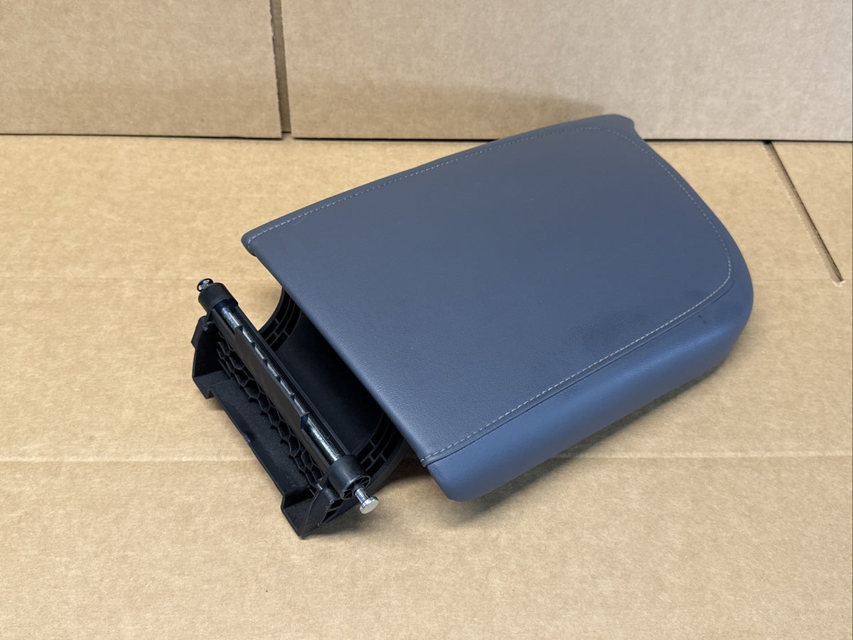 2018 2024 Buick Enclave Center Console Lid Cover Top Arm Rest Armrest Gray3