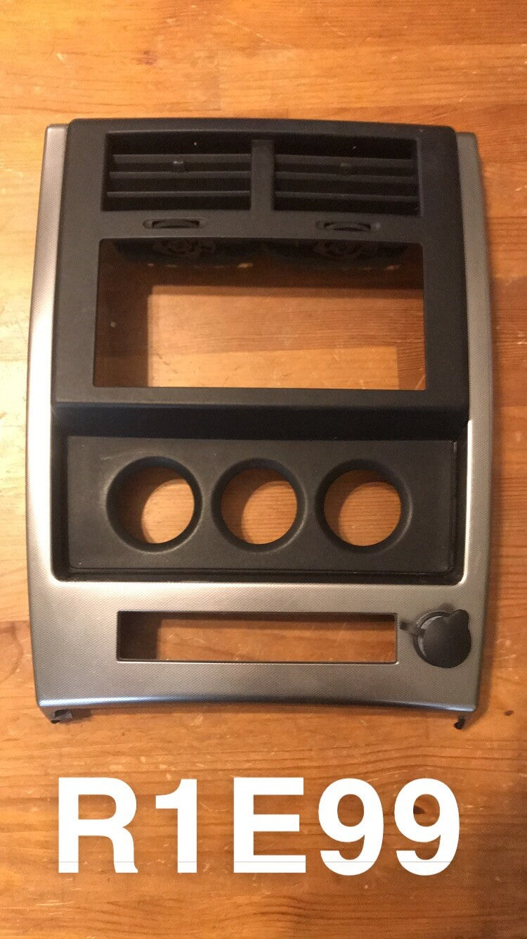 2008 2012 Jeep Liberty Radio Climate Dash Trim Vent Bezel 08 09 10 11 120