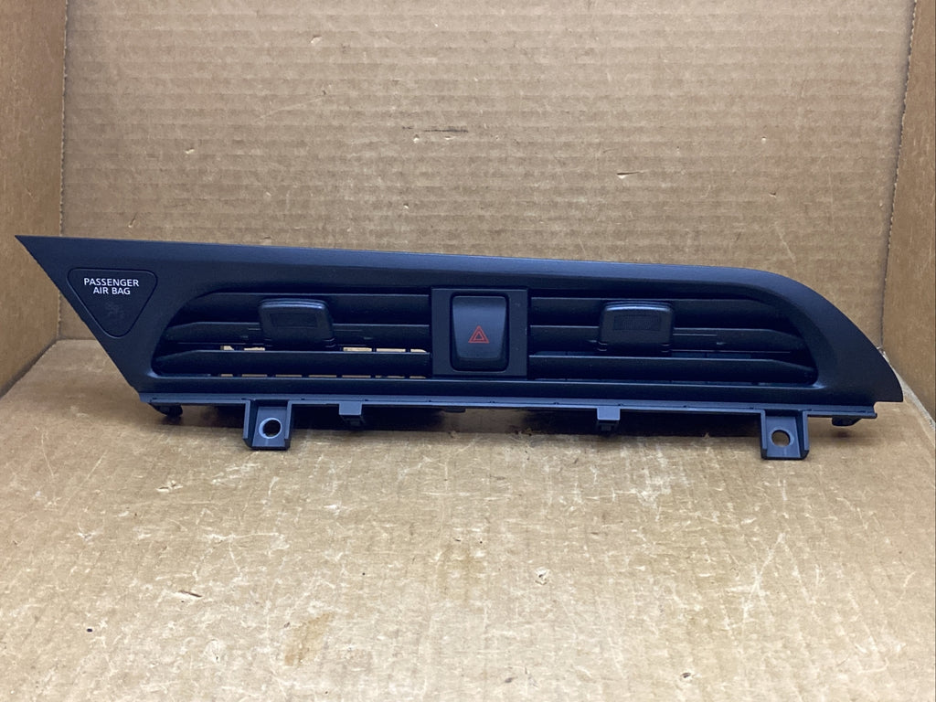 2018 2020 Nissan Kicks Front Center Dash Air Vent Hazard Switch3