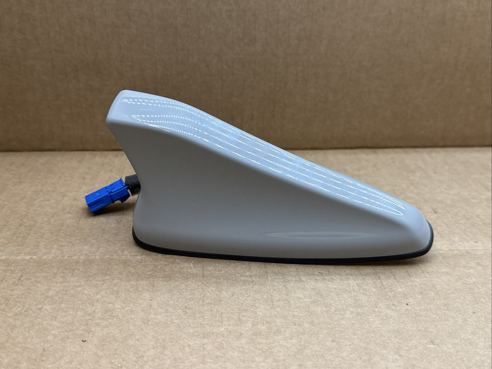 2022 2023 Hyundai Kona Roof Mounted Radio Shark Fin Antenna Cyber Gray Metallic2