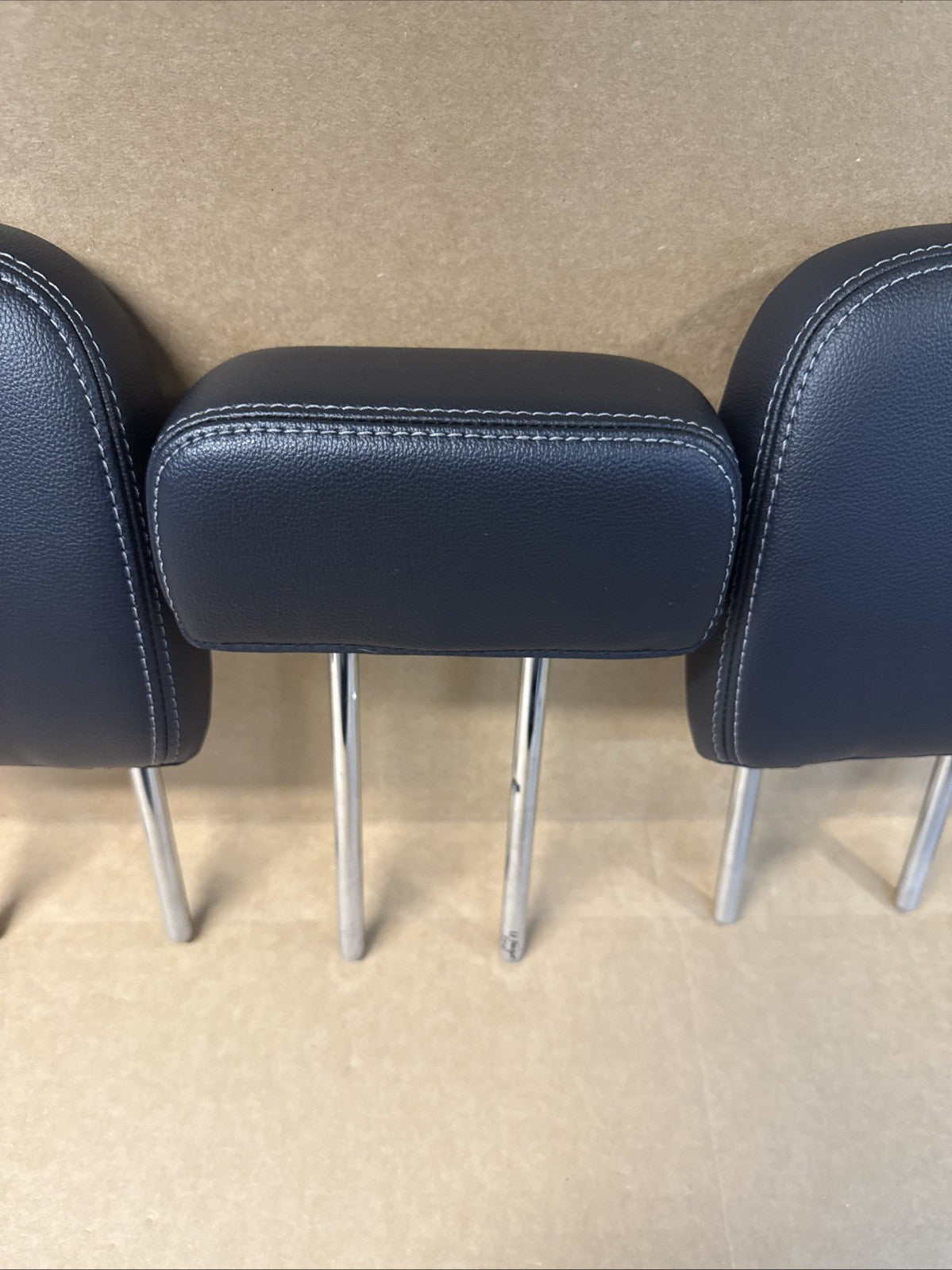 2019 2023 FORD RANGER REAR SEAT HEADREST HEAD REST SET BLACK LEATHER OEM4