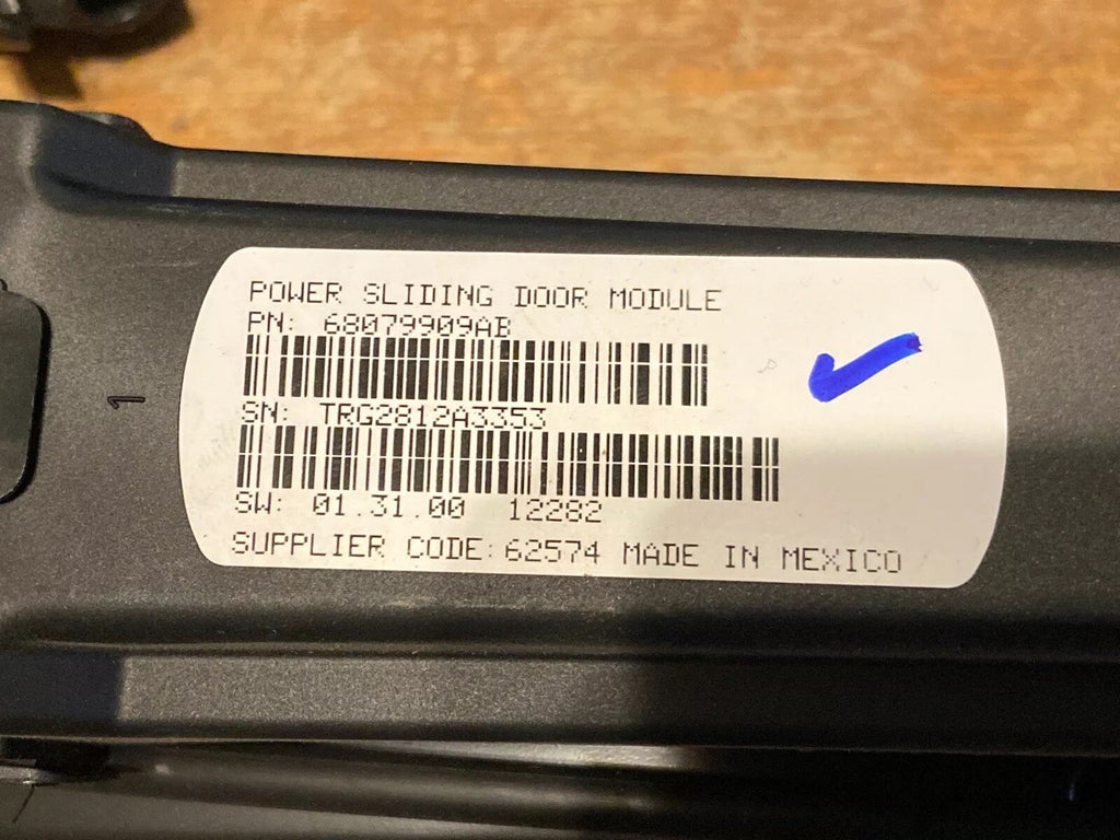 10 17 GRAND CARAVAN TOWN COUNTRY LEFT DRIVER SIDE POWER SLIDING DOOR TRACK8
