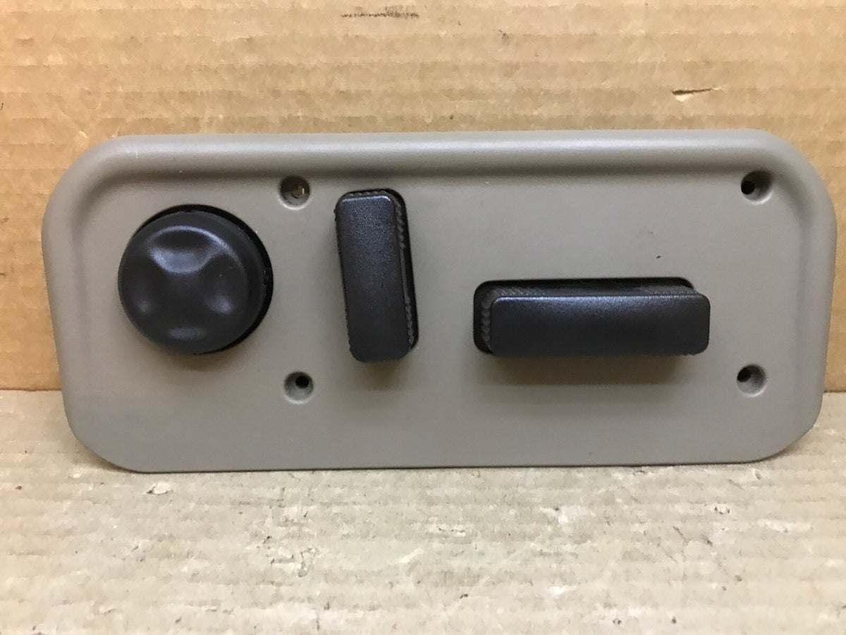00 02 SILVERADO TAHOE 8 WAY PASSENGER SEAT SWITCH 12450254 NEUTRAL TAN 522 5210