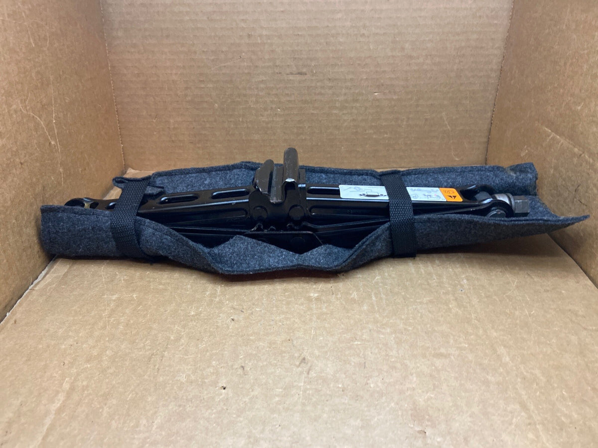 10 19 TAURUS 09 16 LINCOLN MKS SPARE TIRE SCISSOR JACK TOOLS SET KIT LUG WRENCH4