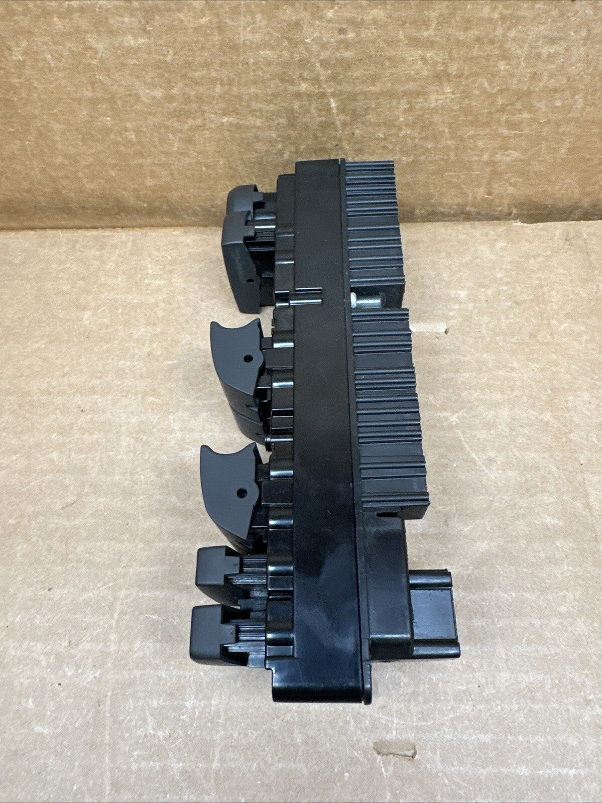 2007 2013 Tahoe Yukon XL Suburban Front Driver Door Window Switch OEM 159068803