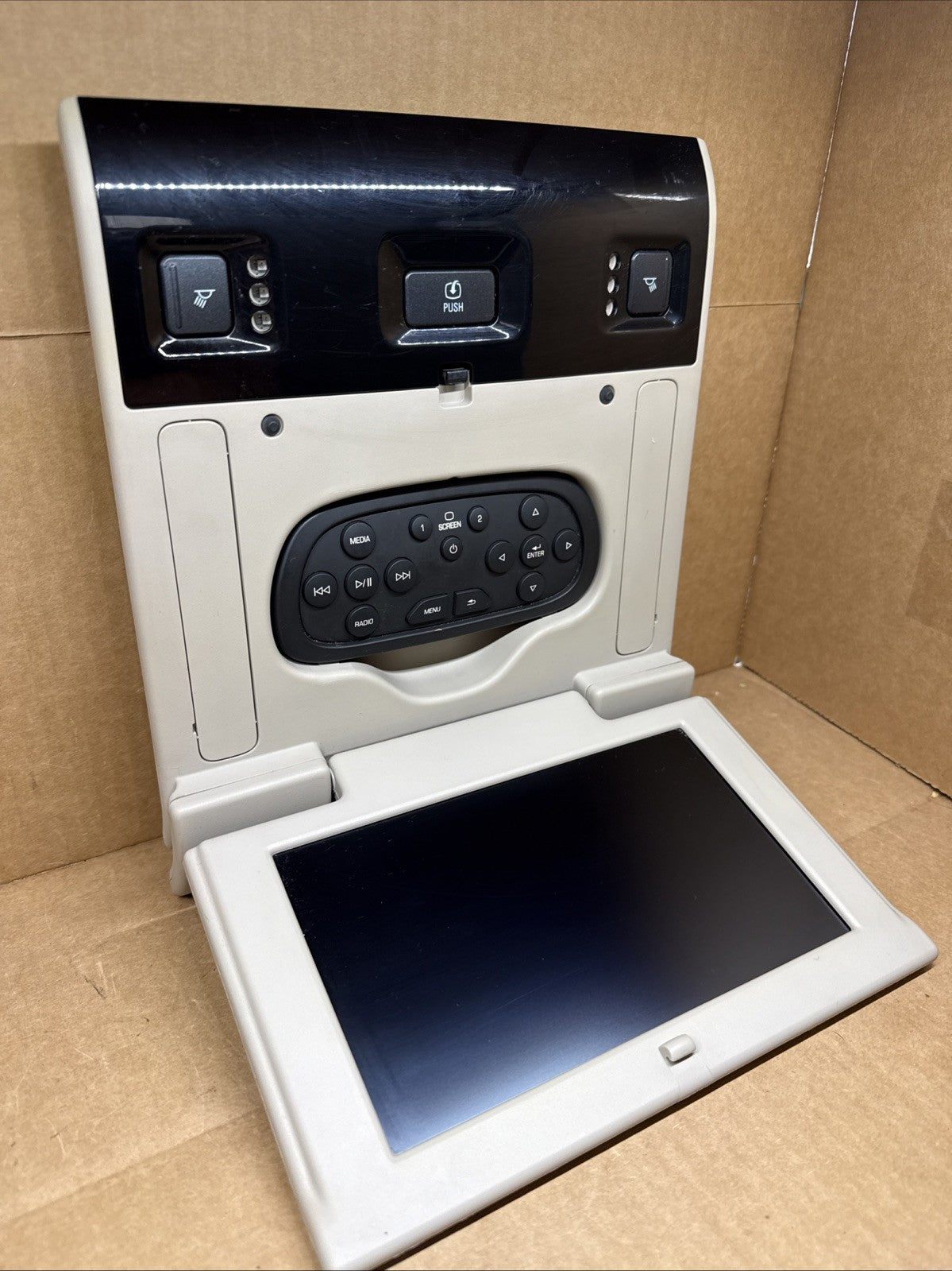 2015 2017 Chevy GMC Cadillac 2nd Row Rear Entertainment DVD Display Monitor3