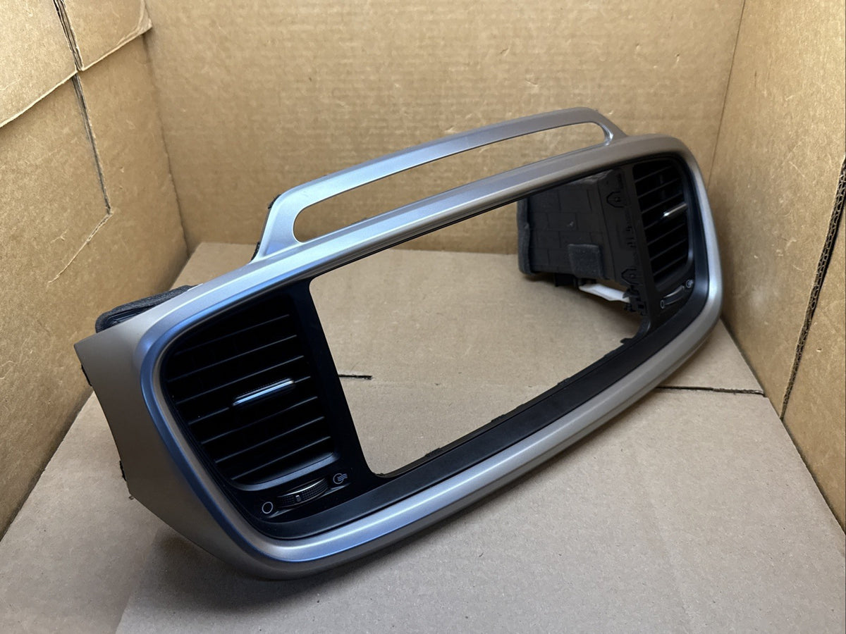 2016 2020 Kia Sorento Center Dash Radio Control Bezel Trim Panel4