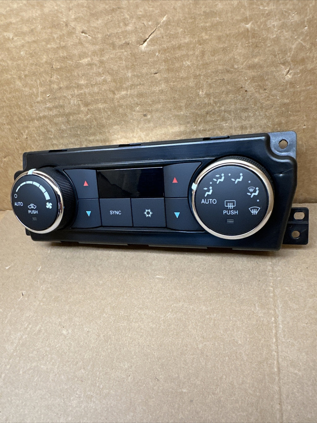 2011   2012 Dodge RAM AC Heater Climate Temperature Control 55111291AB OEM2