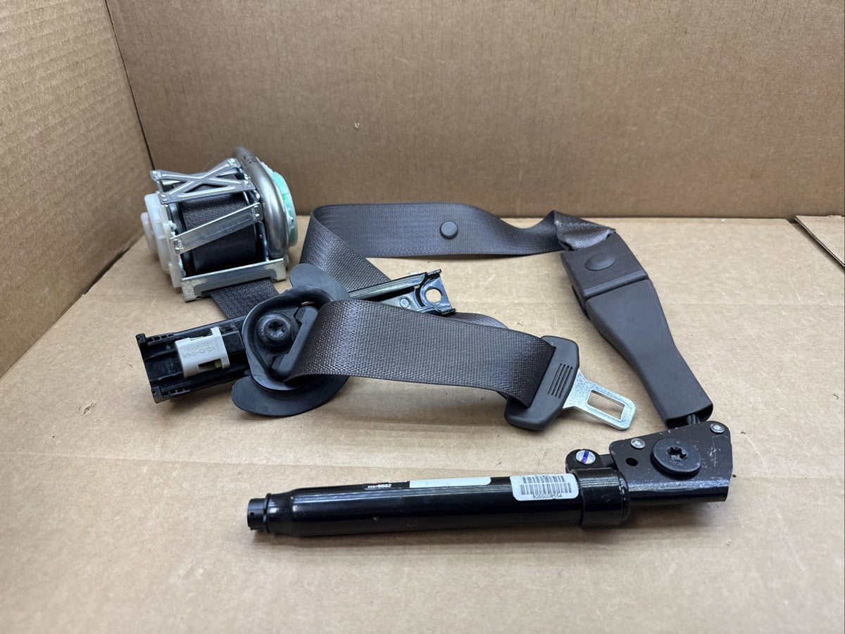 2013-2017 Encore 15-16 Trax Front Left Driver Side Seat Belt Seatbelt Retractor0