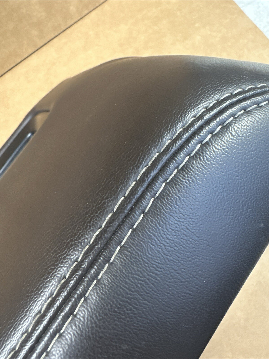 2015 2020 Tahoe Yukon Suburban Yukon XL Center Console Lid Arm rest Brown OEM4