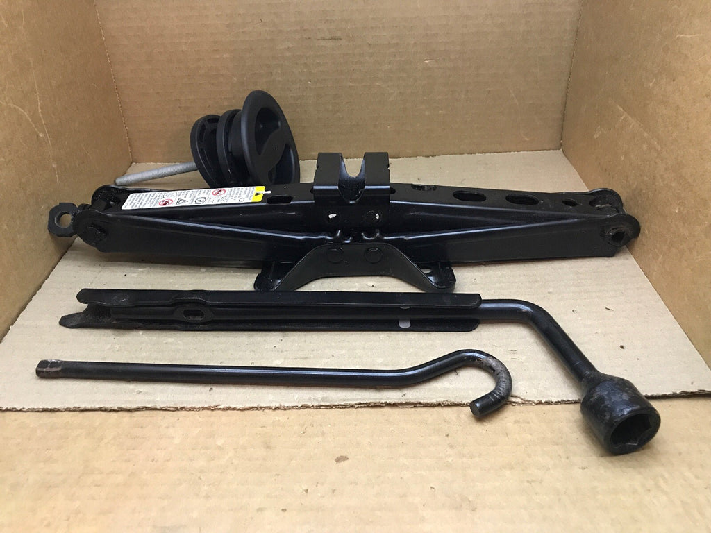 2010 2017 EQUINOX TERRAIN EMERGENCY SCISSOR JACK SPARE TIRE WHEEL TOOLS KIT SET1
