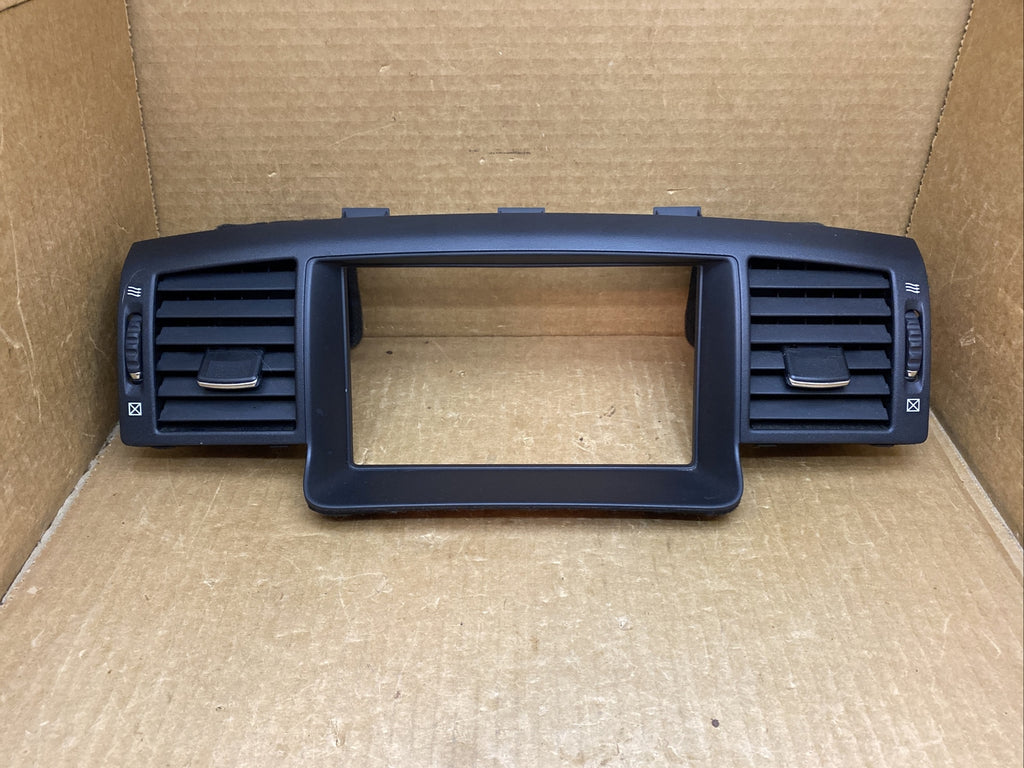 2006 2009 Infiniti M35 M45 Center Dash Air Vents Radio Screen Trim Bezel Black0