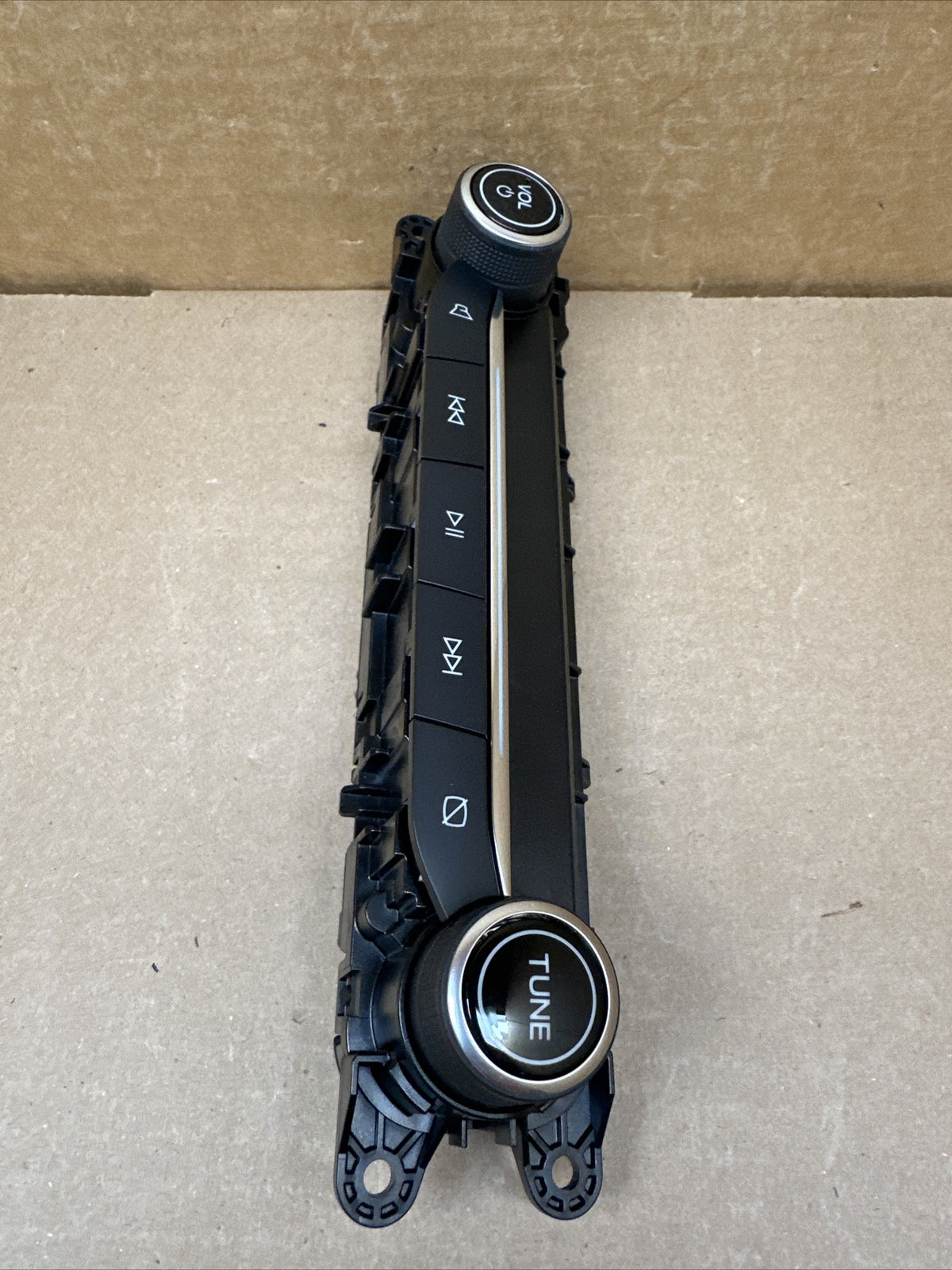 2020 2021 Ford Escape Radio Face Plate Control Panel LJ6T 18K811 CB4
