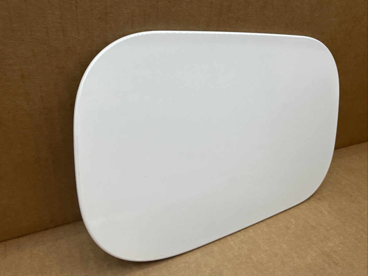 2018 2024 Chevy Equinox Fuel Gas Tank Filler Door Lid Cover GAZ Summit White1