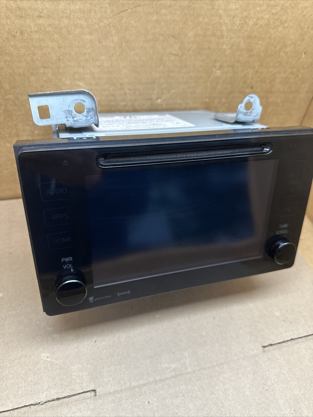 2016 2017 Toyota Sienna Radio Receiver Display Screen ID 86140 08070 OEM1